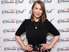 
      
      Bindi Irwin shares update on 'healing' journey
      
      