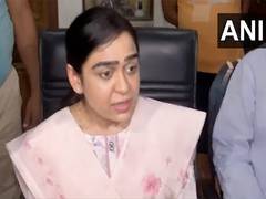 
      
      Tej Pratap Yadav’s ex-wife Aishwarya Rai alleges mistreatment
      
      
