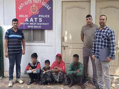 
      
      Four illegal Bangladeshi immigrants nabbed in Delhi
      
      