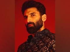 
      
      Woman tries to trespass Aditya Roy Kapur's home
      
      