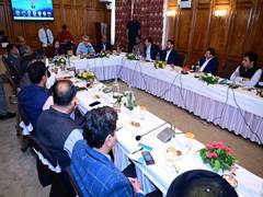
      
      J-K: CM Omar Abdullah chairs meeting in Gulmarg
      
      
