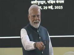 
      
      PM Modi lays foundation stone of CGD project for Bengal districts
      
      