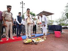 
      
      Goa CM Pramod Sawant lays foundation for IOCL Pump
      
      
