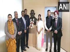 
      
      Kanimozhi-led all-party delegation pays tribute to Mahatma Gandhi
      
      