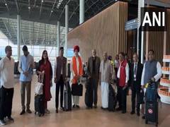 
      
      Shrikant Shinde-led delegation leaves Sierra Leone for Liberia 
      
      