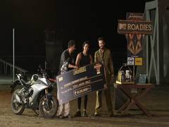 
      
      Roadies Double Cross finale: Kushal Tanwar emerges as winner
      
      