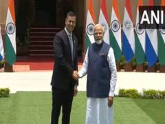 
      
      PM Modi meets Paraguay President Santiago Peña Palacios
      
      