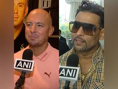 
      
      Gibbs, Dilshan root for RCB to bring maiden IPL title home
      
      