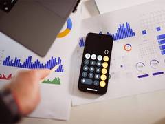 
      
      Lower wage growth impacting consumption, tax cuts and rate cuts t
      
      