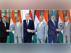 
      
      EAM meets foreign ministers of central asian countries
      
      