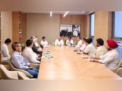 
      
      Kharge, Rahul Gandhi hold meeting with Manipur leadership
      
      