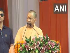 
      
      From bullets to showering of flowers: UP CM on Ayodhya 
      
      
