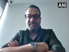 
    Tarun Mansukhani on shooting multiple climaxes for 'Housefull 5'
    