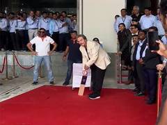 
      
      Errol Musk backs Dream League of India, plays tennis ball cricket
      
      