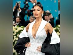 
      
      Nicole Scherzinger wins Tony Award for Best Actress in a Musical
      
      