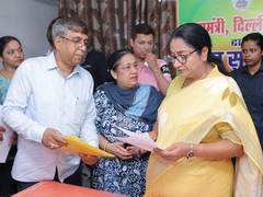 
      
      Delhi CM Rekha Gupta holds ‘Jansunvai’, listens to problems
      
      