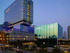 
      
      Cleveland Clinic Abu Dhabi performs robotic surgery with HIPEC
      
      