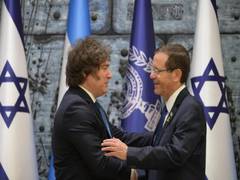 
      
      Argentine president arrives in Jerusalem 
      
      