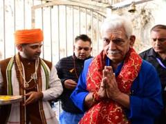 
      
      LG Manoj Sinha pays obeisance to Baba Barfani at Amarnath cave
      
      