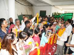 
      
      Himachal CM meets multiple delegations, assures prompt action 
      
      