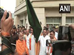 
      
      Jaiveer Singh flags off first batch of Kailash Yatra pilgrims 
      
      
