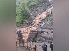 
      
      One killed in landslide on Kedarnath route; Yatra halted
      
      