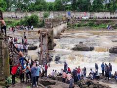 
      
      Pune: 4 dead, 51 injured after bridge collapses 
      
      