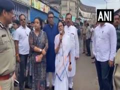 
      
      West Bengal CM announces compensation for shops gutted in fire  
      
      