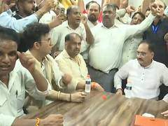 
      
      BJP leaders held en route to Bangladesh High Commission
      
      