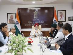 
      
      Minister Hardeep Puri reviews LPG portability policy in meeting 
      
      