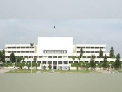
      
      PML-N reveals 2,500 Pak bureaucrats hold dual nationality
      
      