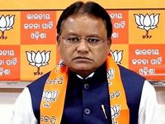 
      
      CM thanks PM for Pattachitra gesture
      
      