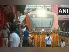 
      
      PM Modi flags off Vande Bharat train from Patliputra to Gorakhpur
      
      