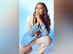 
      
      Huma Qureshi grooves on 'Dil Thaam Ke' song in 'Maalik' 
      
      