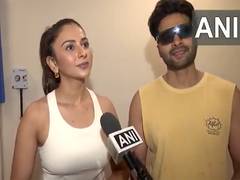 
      
      Rakul Preet Singh, Jackky Bhagnani celebrate Yoga Day
      
      