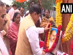 
      
      MP CM pays tribute to Syama Prasad on death anniversary
      
      