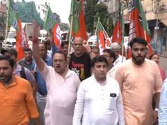 
      
      BJP protests against WB govt after 13-year-old died in explosion 
      
      