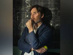 
      
      Check out first look of Cillian Murphy from 'Steve'
      
      