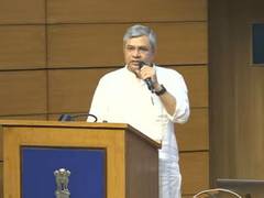 
      
      Cabinet observes two-minute silence against Emergency's excesses
      
      
