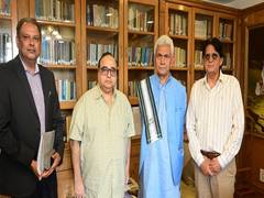 
      
      Filmmaker Rajkumar Santoshi meets J-K LG Manoj Sinha 
      
      
