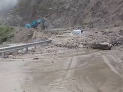 
      
      Heavy rain causes blockage of roads
      
      