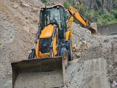 
      
      Passenger movement halted after Badrinath-Rishikesh highway 
      
      