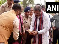 
      
      Dharmendra Pradhan participates in ‘Ek Ped Maa ke 
      
      