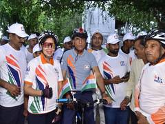 
      
      Mansukh Mandaviya leads Fit India Sundays on Cycle in Palitana
      
      