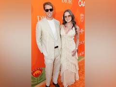 
      
      Ava Phillippe makes red carpet debut with boyfriend Dakota 
      
      