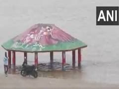 
      
      Water level rises in Prayagraj’s Yamuna
      
      