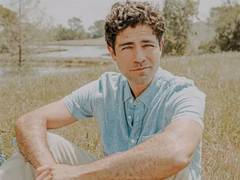 
      
      Adrian Grenier won't return for 'The Devil Wears Prada' sequel
      
      