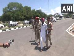 
      
       Shiromani Akali Dal protests Majithia arrest, sevral detained
      
      