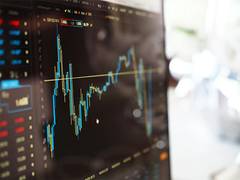 
      
      Indian benchmarks extend decline amid profit booking
      
      