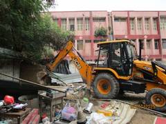 
      
      Delhi: Defence Estates Office reclaims 5 acres of encroached land
      
      